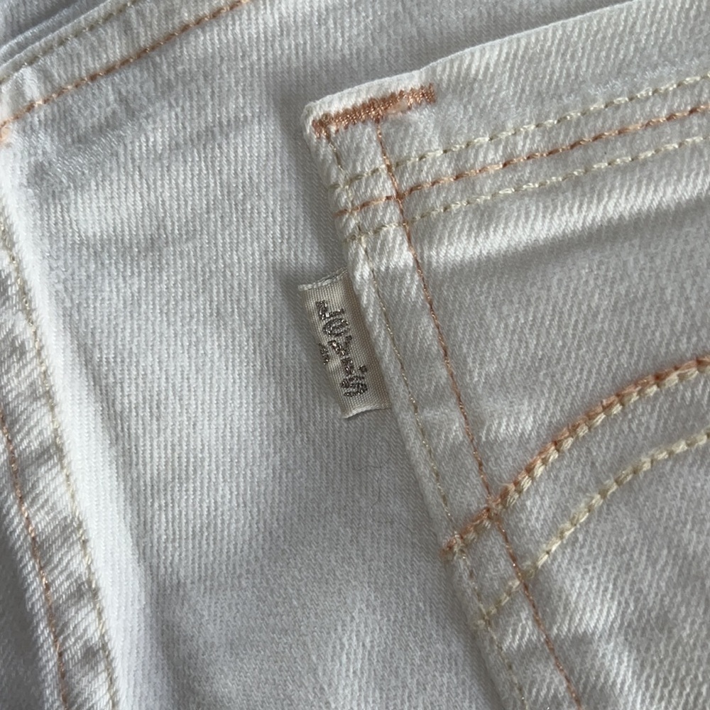 LEVIS SHORTS WHITE SIZE W30 PEACH & CREAM COLORED THREADS ROLLED HEM WHITE LABLE - Picture 7 of 17